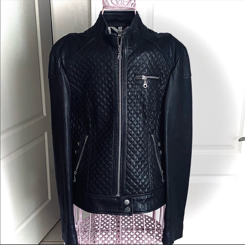 ❤️‍🔥 DKNY black leather jacket  Size  M